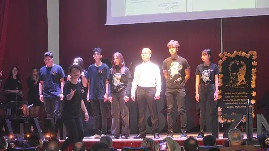 10 Kasım Atatürk'ü anma etkinliğinde duygu dolu anlar yaşandı