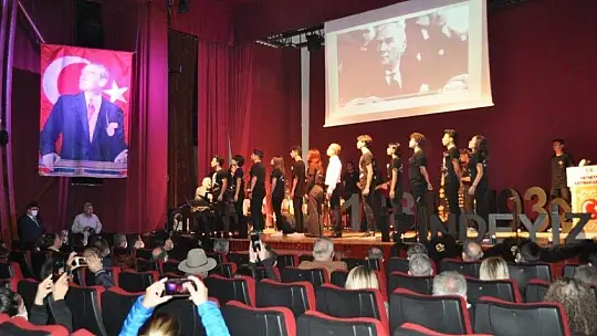 10 Kasım Atatürk'ü anma etkinliğinde duygu dolu anlar yaşandı