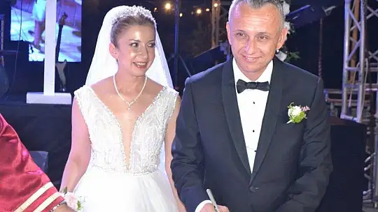 Mehmet Okar ile Pınar Kılınç rüya gibi bir düğünle dünya evine girdi