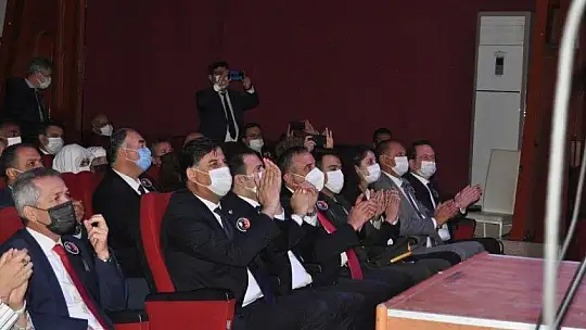 10 Kasım Atatürk'ü anma etkinliğinde duygu dolu anlar yaşandı