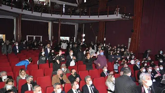 10 Kasım Atatürk'ü anma etkinliğinde duygu dolu anlar yaşandı