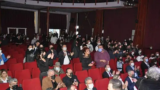 10 Kasım Atatürk'ü anma etkinliğinde duygu dolu anlar yaşandı