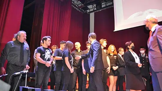 10 Kasım Atatürk'ü anma etkinliğinde duygu dolu anlar yaşandı