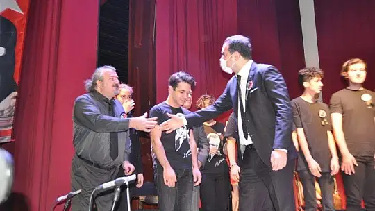 10 Kasım Atatürk'ü anma etkinliğinde duygu dolu anlar yaşandı