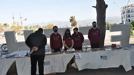 Atatürk anısına 10 Kasım kitap sergisi açıldı