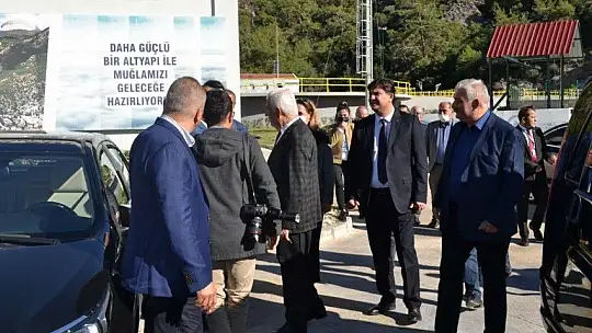 Karaca, 'Cumhuriyet tarihinin en büyük yatırımlarını yapıyoruz'