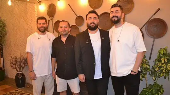 Barbun Cafe Bistro'da 'Sakiler Grubu' Unutulmaz Bir Konser Verdi