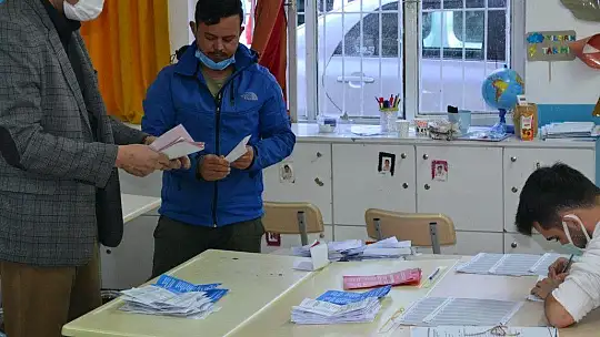 Başkanlık yarışının galibi Soydemir