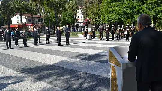 Fethiye'de 23 Nisan Çocuk Bayramına Buruk Kutlama