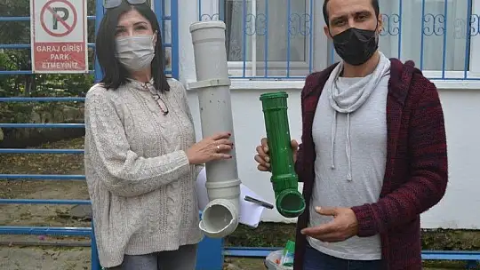 Can dostlara geri dönüşümden mama kapları