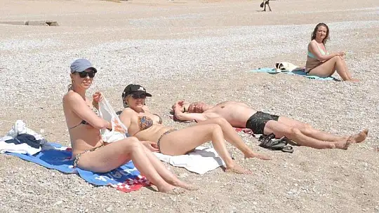 Kısıtlamada plajlar tatilcilere kaldı 