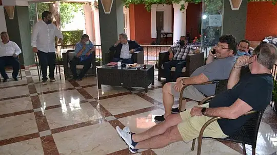 AK Parti MKYK Üyesi Hıdır, turizmcilerin sorunlarını dinledi