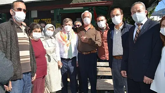 Davutoğlu Fethiye'de sevgiyle karşılandı