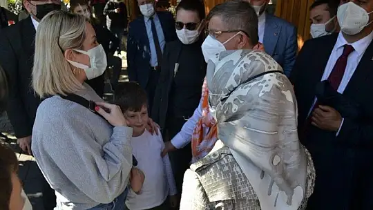 Davutoğlu Fethiye'de sevgiyle karşılandı