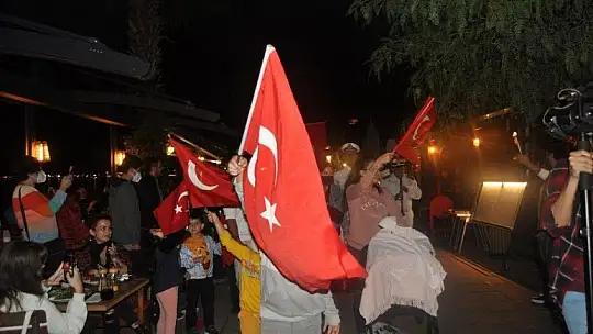 Cumhuriyet Yürüyüşüne yoğun katılım