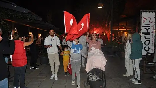 Cumhuriyet Yürüyüşüne yoğun katılım