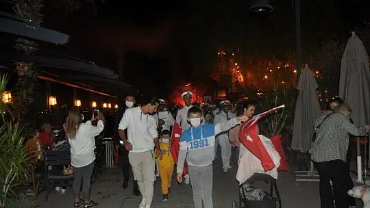 Cumhuriyet Yürüyüşüne yoğun katılım