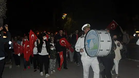 Cumhuriyet Yürüyüşüne yoğun katılım