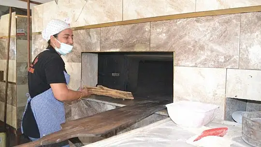 Fethiye'nin Tek Kadın Kara Fırın Ustası