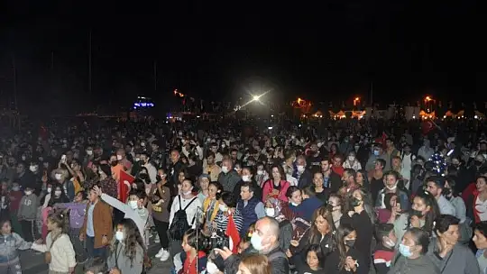 C'NB ve COVERMAN'den Cumhuriyet konseri