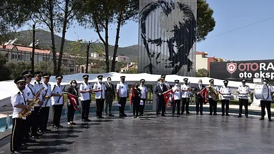 Şehir bandosu bayram coşkusunu doyasıya yaşattı