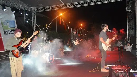 C'NB ve COVERMAN'den Cumhuriyet konseri