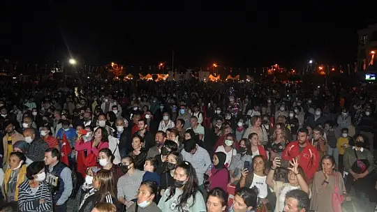 C'NB ve COVERMAN'den Cumhuriyet konseri