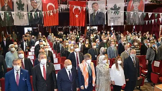 Genel Başkan Davutoğlu Fethiye kongresine katıldı