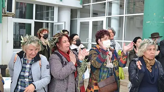 Zeytinliklerin madenciliğe açılması protesto edildi