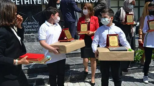 Ödülleri törenle takdim edildi 