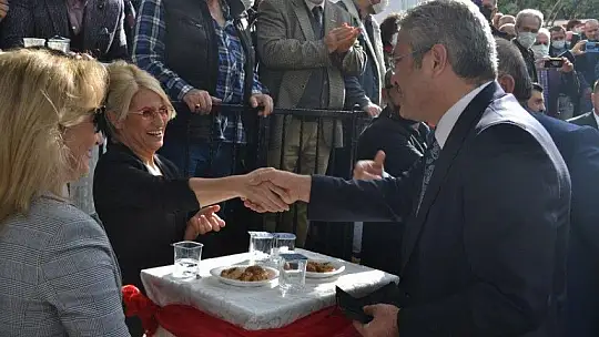 CHP rozet takma törenine yoğun katılım