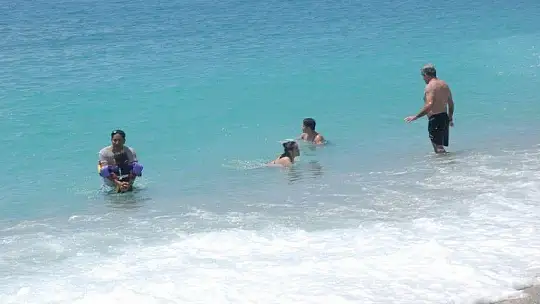 Kısıtlamanın ardından, yerli vatandaşlarda denize kavuştu