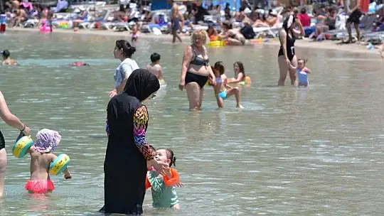 Ölüdeniz Kumburnu Plajı, beş yıldızlı plajları aratmıyor