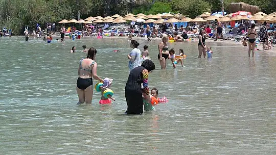 Kurban Bayramı Öncesi Ölüdeniz Tıklım Tıklım Doldu