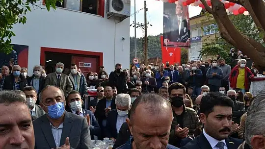 CHP rozet takma törenine yoğun katılım