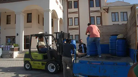 2 Bin 400 litre içki (şarap) ele geçirildi