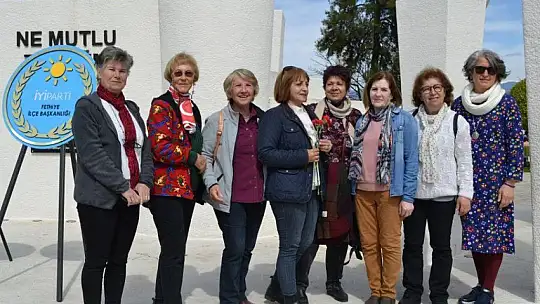 Beşkaza Meydanı'nda çelenk koyma töreni