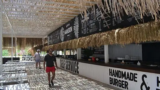 Ölüdeniz Kumburnu Plajı, beş yıldızlı plajları aratmıyor