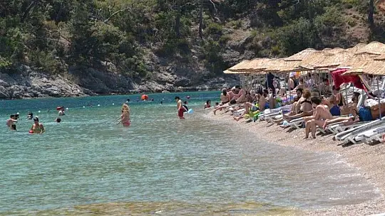 Ölüdeniz Kumburnu Plajı, beş yıldızlı plajları aratmıyor