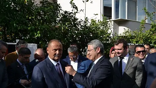 CHP rozet takma törenine yoğun katılım