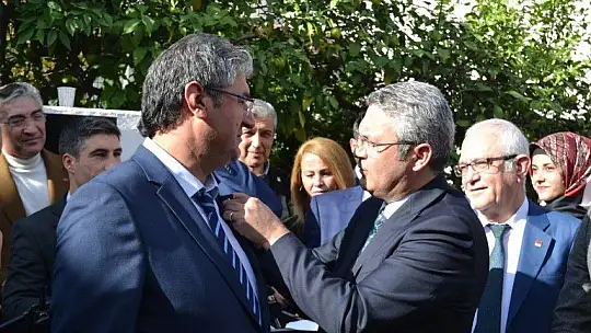 CHP rozet takma törenine yoğun katılım