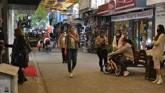 Fethiye'de yılbaşı alışveriş telaşı yaşandı