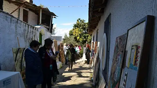 8 Mart'a özel sergi