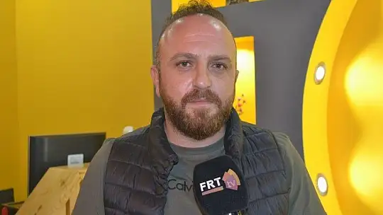 Anne yapımı pizza ve hamburger