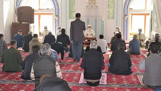 Mehmet Akif Ersoy ve Şehitlerimiz için mevlit-i şerif okutuldu