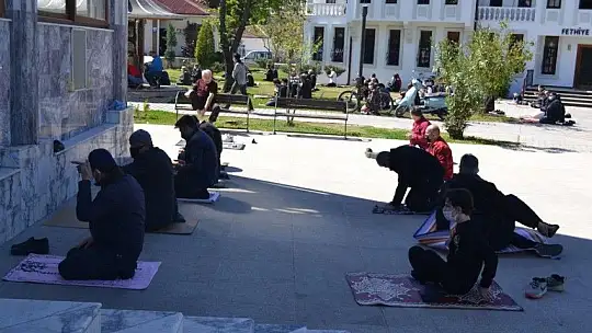 Mehmet Akif Ersoy ve Şehitlerimiz için mevlit-i şerif okutuldu