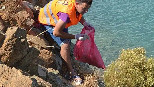 Fethiye Ak Parti Gençlik Kollarından Çevre Temizliği