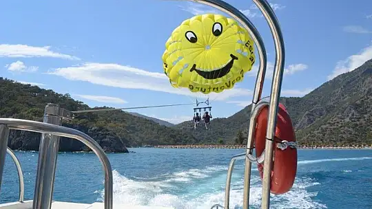 Ölüdeniz'de su sporlarına yoğun ilgi