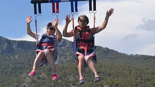 Ölüdeniz'de su sporlarına yoğun ilgi