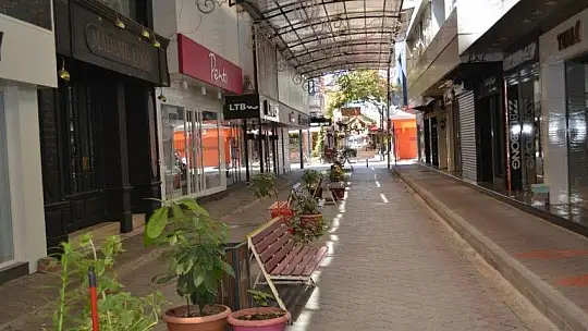 Kısıtlamanın ilk günü hareketli